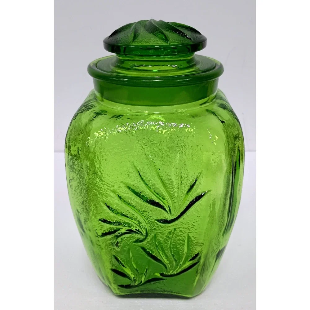 Vintage L.E. Smith Green Glass Sunscroll Pattern Canister Jar With Lid Textured